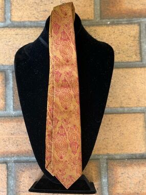 Vintage Retro Electric Grandpa Paisley Silk Necktie in Gold and Red Retro Rare